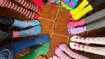 Meias coloridas: Escola de Xaxim promove atividade lúdica no Dia da Síndrome de Down