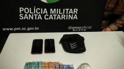 Duas mulheres são presas por tráfico de drogas