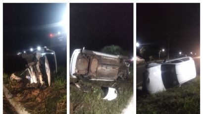 Carro sai da pista e capota na BR-282 na madrugada desta sexta