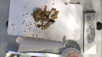 Polícia flagra jovem com drogas na praça Tiradentes, em Xanxerê