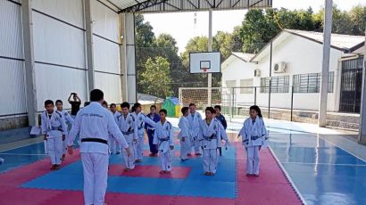 Alunos do Atleta Cidadão fazem troca de faixa na modalidade de Jiu Jitsu