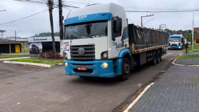 Mais três caminhões carregados de donativos saem de Xanxerê rumo ao Rio Grande do Sul