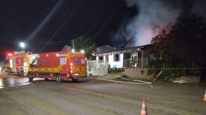 Incêndio destrói residência em Abelardo Luz