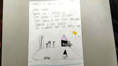 Alunos da Rede de Ensino de Xanxerê escrevem cartas para enviar com donativos ao RS