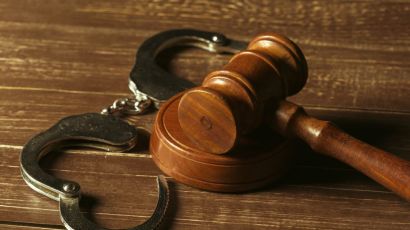 Em São Domingos, homem que atirou contra policiais é condenado a 16 anos de reclusão