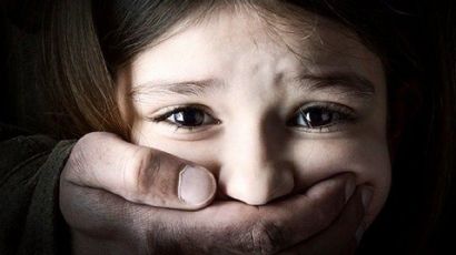 Homem de 47 anos é preso suspeito de estupro contra a própria enteada e pornografia infantil
