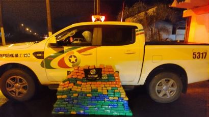 Policiais desconfiam de atitude de motorista e apreendem cerca de 200 kg de maconha em Bom Jesus