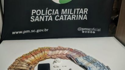 Homem é preso com quase R$ 7 mil após realizar entrega de drogas em Xanxerê