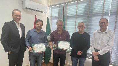HRSP entrega Certificado Amigo do hospital ao prefeito e vice-prefeito de Xanxerê