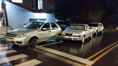Motorista embriagado colide em carro estacionado e é preso em Xanxerê