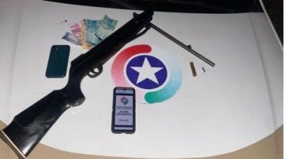 Homem é preso em São Domingos por posse ilegal de arma