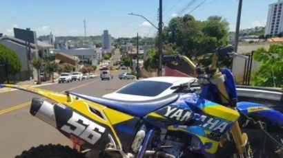 PM recupera motocicleta e prende duas pessoas por receptação