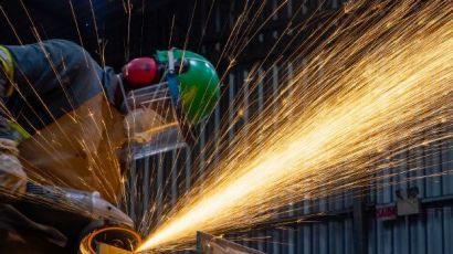 Empregos em SC: setores da indústria e serviços concentram mais de 80% das vagas geradas em 2024