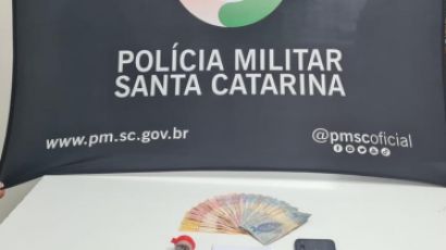 Homem é flagrado com droga pela PM e conduzido à delegacia 