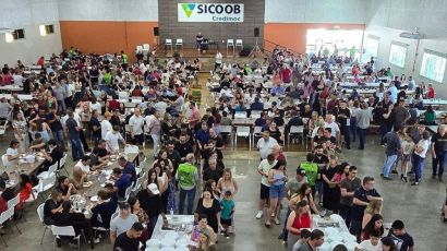 Turma das Terças promove almoço beneficente e destina recursos para entidades