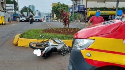 Vídeo: Motociclista fica ferido em colisão na Avenida Brasil