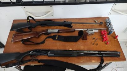 Armas e munições são apreendidas em São Domingos após denúncia de ameaça 