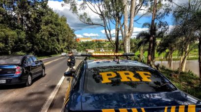 Proclamação da República: Uso do cinto de segurança será foco da PRF durante feriado