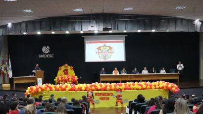 Alunos de Xanxerê se formam no Projeto Bombeiro Mirim
