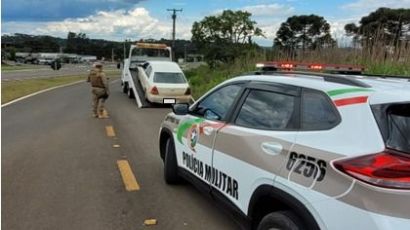 Veículo com débitos de R$ 24 mil é apreendido em Ponte Serrada