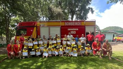 Alunos de Passos Maia participam do Projeto Golfinho