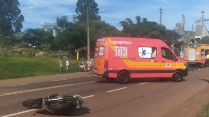 Colisão entre carro e moto deixa duas pessoas feridas em Xanxerê