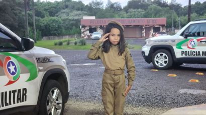 Participante do Programa Policial Mirim visita batalhão de polícia em Xanxerê