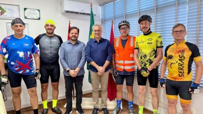 Ciclistas que irão percorrer o estado são recebidos em Xanxerê