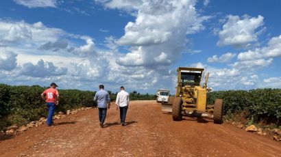 Equipes realizam trabalhos de manutenção nas estradas do interior de Xanxerê