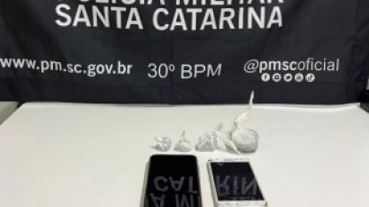 Homem é preso com drogas em Faxinal dos Guedes