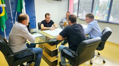 Prefeito Marcio Grosbelli tem reunião sobre projeto para novo hospital em São Domingos