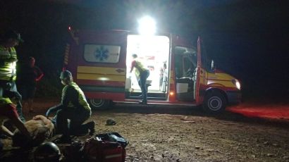 Homem sofre queda de motocicleta na SC-480, em Ipuaçu