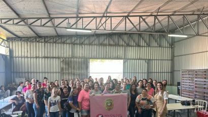 Psicóloga da DPCAMI de Xanxerê realiza palestra sobre o Dia da Mulher