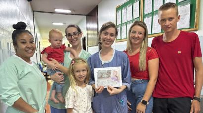 Família visita HRSP para agradecer por cuidados na UTI Neonatal