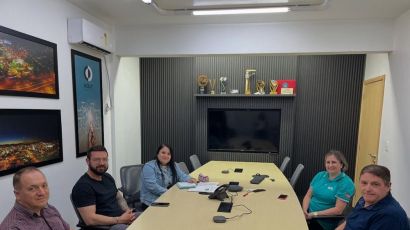 Representantes de entidades participam de reunião do Conselho dos Consumidores da DCELT