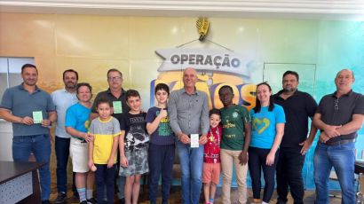 Dia da Síndrome de Dow: alunos do Centro Especializado Teabraço visitam prefeito de Xaxim