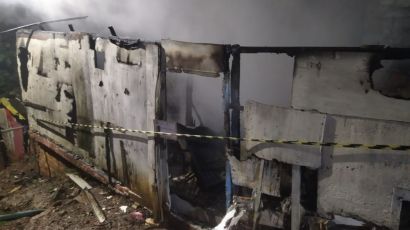Incêndio destrói residência no bairro Santa Cruz