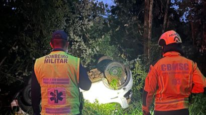 Condutor sai ileso após capotamento na SC-155 em Abelardo Luz
