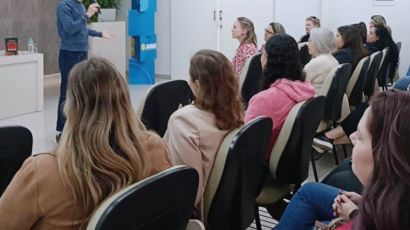 Secretaria de Assistência Social realiza palestra sobre valorização profissional