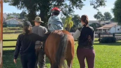 Prefeitura de Xaxim oferece equoterapia para alunos da Apae e do Centro Teabraço