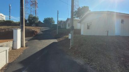 Mais quatro novas moradias são entregues à famílias realocadas no bairro Nossa Senhora de Fátima