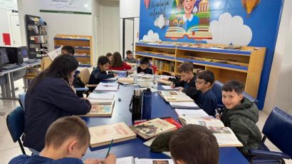 Biblioteca Pública de Xanxerê recebe visita de alunos do SESC e promove o incentivo à leitura