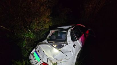 Mulher fica gravemente ferida após capotamento em Ponte Serrada