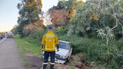 Saída de pista deixa condutora ferida em Xaxim