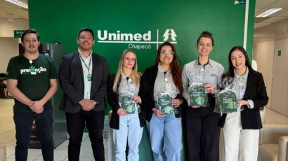 Equipe da Farmácia do HRSP realiza visita técnica à Unimed Chapecó