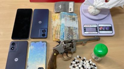 Jovem é preso por tráfico de drogas e posse irregular de arma em Abelardo Luz