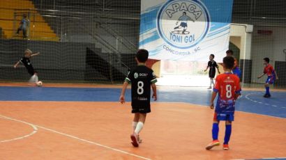 Equipe da SME Xanxerê Sub-8 disputa segunda etapa da Liga Catarinense de Futsal