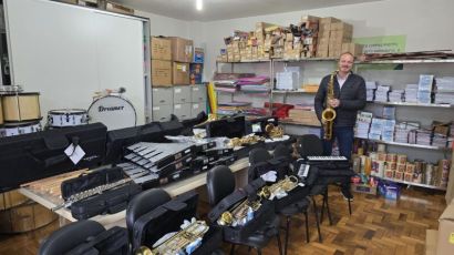 São Domingos recebe novos instrumentos musicais para a Fanfarra Municipal