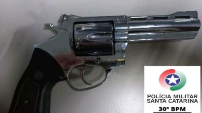 Arma com munições deflagradas é encontrada em via pública de Xanxerê