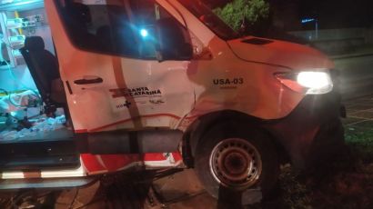 Ambulância do Samu é atingida por veículo durante atendimento em Xanxerê